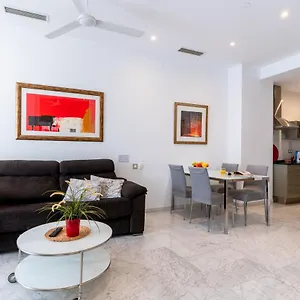 Apartment Puerta Jerez, Sevilla