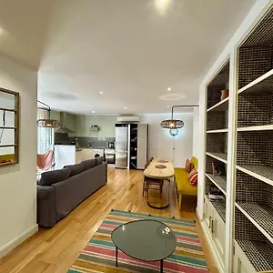 Apartment The Zentral &, Sevilla